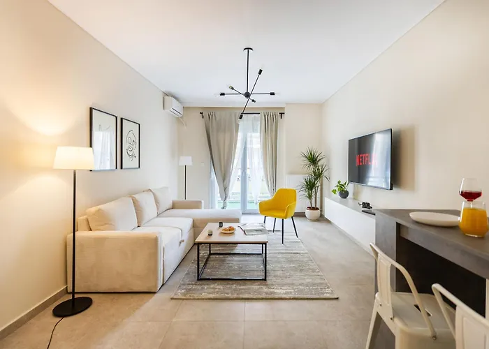 Stylish 3bd With Balcony Lejlighed *