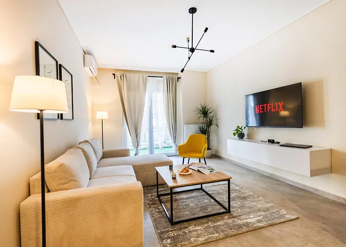 Apartment Stylish 3bd With Balcony Thessaloniki