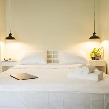 Apartment Stylish 3bd With Balcony