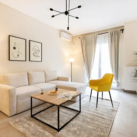 Stylish 3bd With Balcony Apartment