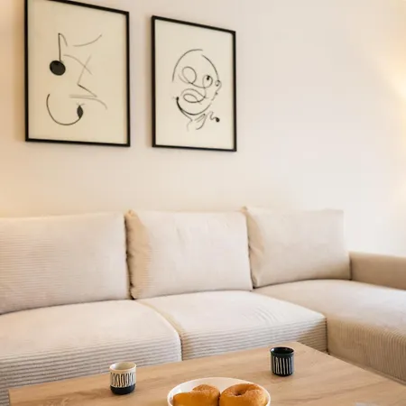 Apartment Stylish 3bd With Balcony Thessaloniki