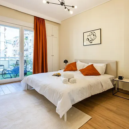 Stylish 3bd With Balcony Apartment