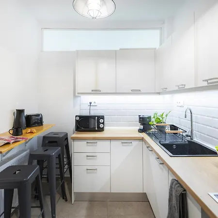 Stylish 3bd With Balcony Apartment Thessaloniki