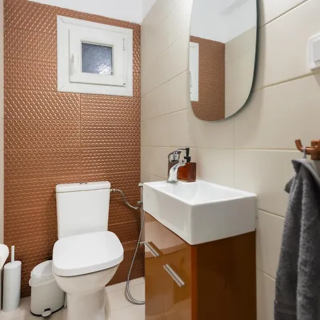 Stylish 3bd With Balcony Apartment Thessaloniki