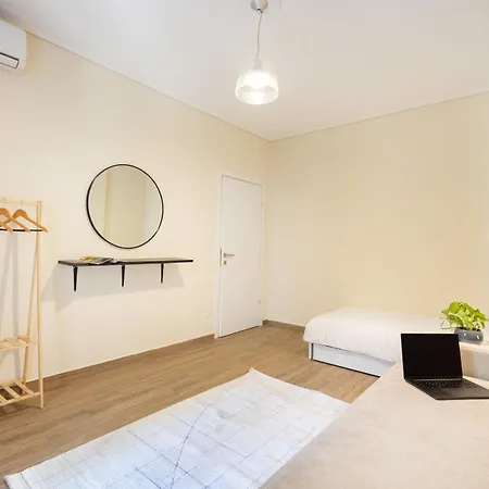 Stylish 3bd With Balcony Apartment