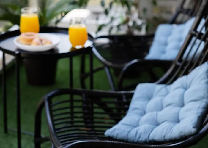 Stylish 3bd With Balcony 아파트