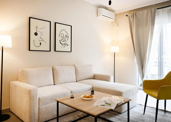 Stylish 3bd With Balcony *