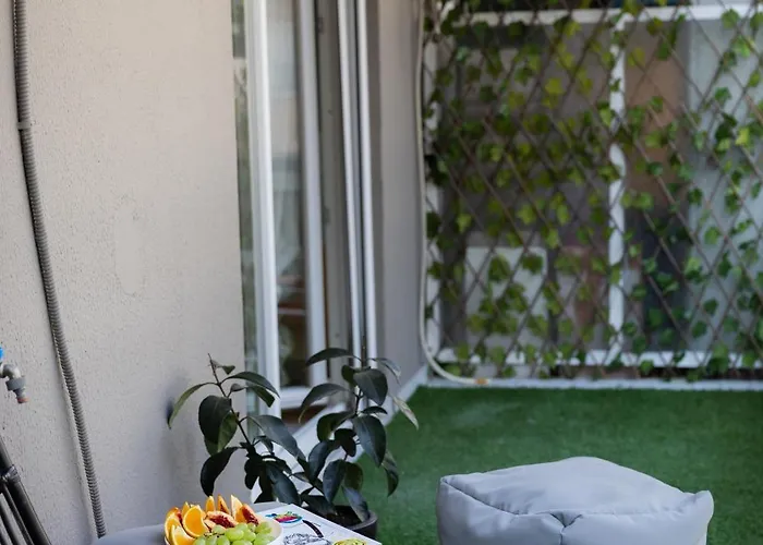 Stylish 3bd With Balcony * 테살로니키