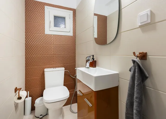 Stylish 3bd With Balcony 아파트 테살로니키