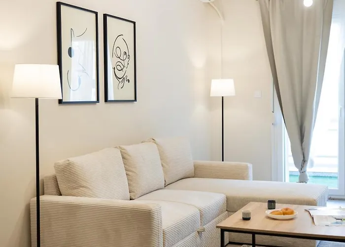 Stylish 3bd With Balcony 아파트 테살로니키