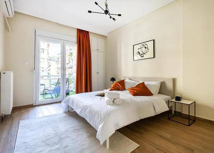 Stylish 3bd With Balcony 아파트 테살로니키
