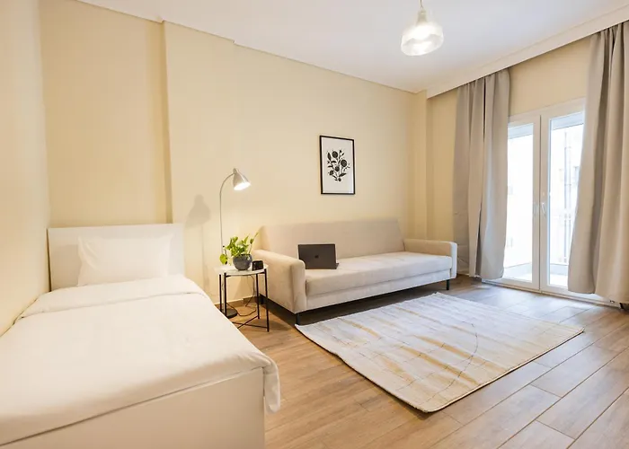 Stylish 3bd With Balcony